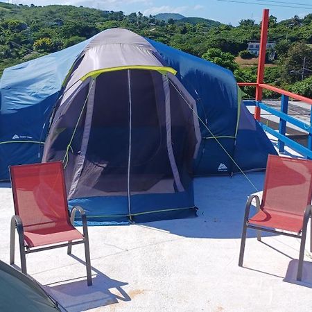 Rooster Run Glamping Camping Has Rooftop And Off The Ground Glamping Experience For 1 To 16 In A Single Tent And Views Of The Rain Forrest And To Culebra Across The Atlantic Ocean W Tents, Linens, Deluxe Air Beds, Warm Shower And More At A Great Pric Vieques Kültér fotó