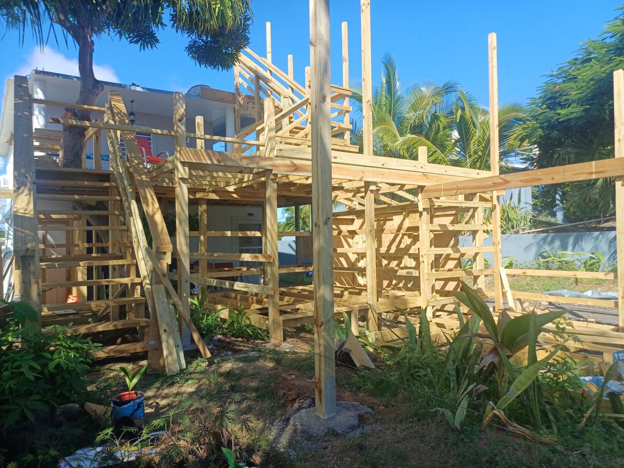 Rooster Run Glamping Camping Has Rooftop And Off The Ground Glamping Experience For 1 To 16 In A Single Tent And Views Of The Rain Forrest And To Culebra Across The Atlantic Ocean W Tents, Linens, Deluxe Air Beds, Warm Shower And More At A Great Pric Vieques Kültér fotó