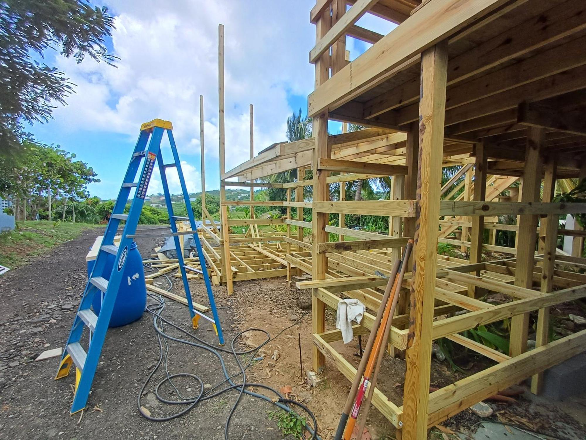 Rooster Run Glamping Camping Has Rooftop And Off The Ground Glamping Experience For 1 To 16 In A Single Tent And Views Of The Rain Forrest And To Culebra Across The Atlantic Ocean W Tents, Linens, Deluxe Air Beds, Warm Shower And More At A Great Pric Vieques Kültér fotó