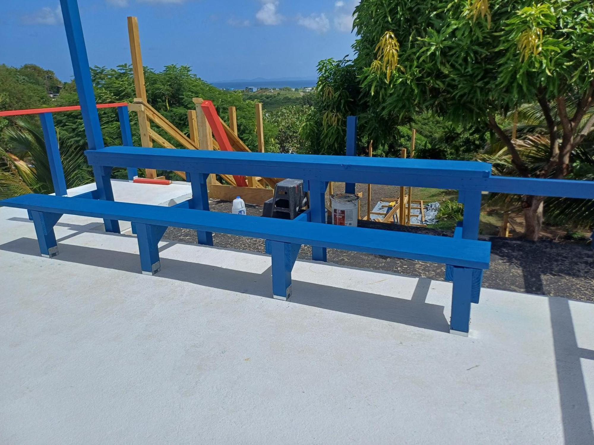 Rooster Run Glamping Camping Has Rooftop And Off The Ground Glamping Experience For 1 To 16 In A Single Tent And Views Of The Rain Forrest And To Culebra Across The Atlantic Ocean W Tents, Linens, Deluxe Air Beds, Warm Shower And More At A Great Pric Vieques Kültér fotó